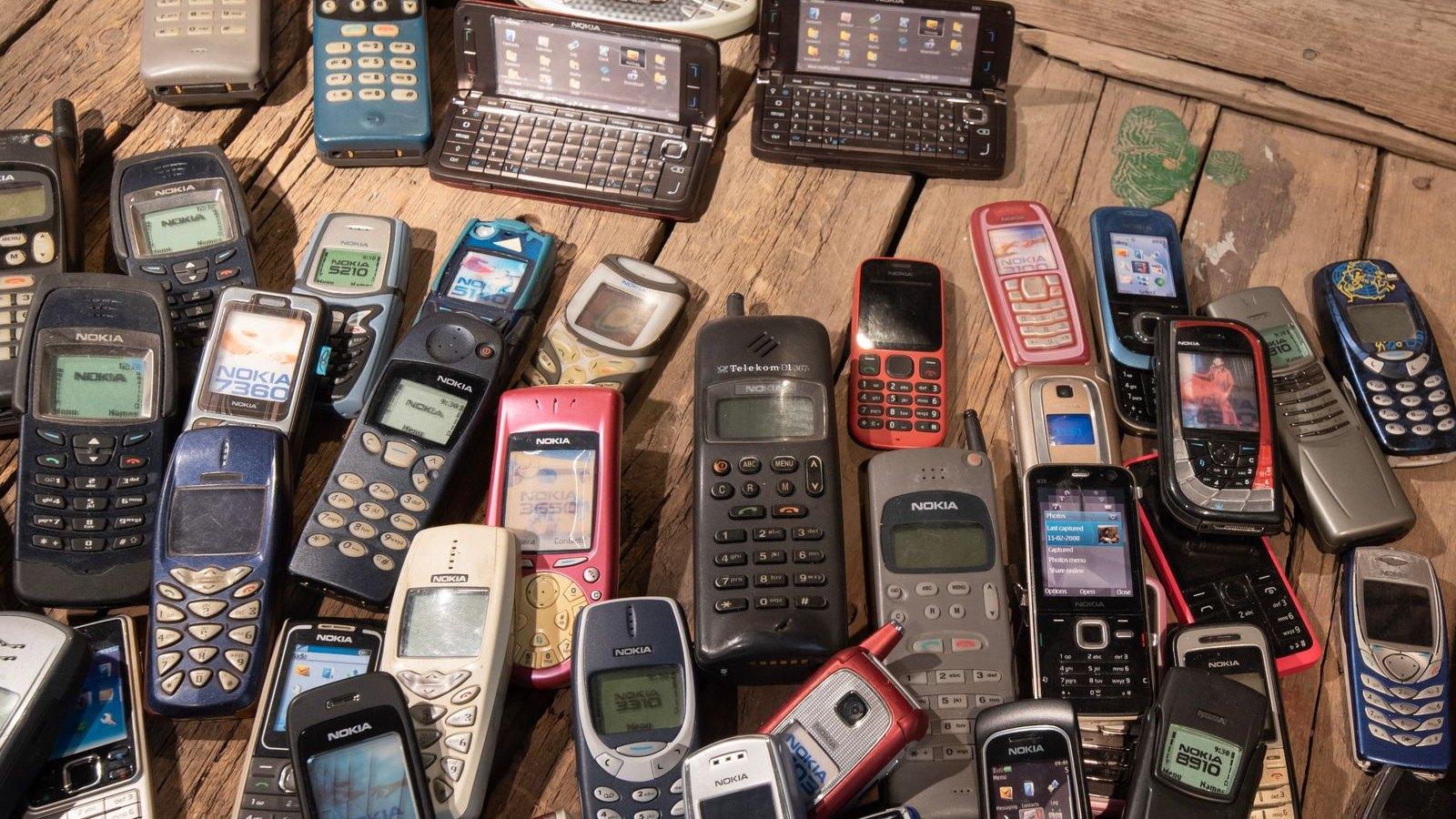 Nokia 225 4G, 3210 ou HMD 105 : quel téléphone à touches choisir en 2026 ?